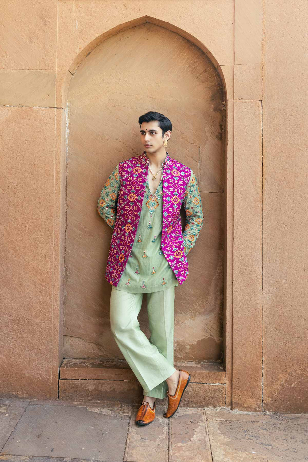 Gulabi Paan Silk Koti Set